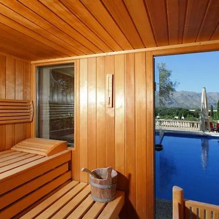 Villa Sleeps 8 With Pool Air Con And Wifi Pollenca