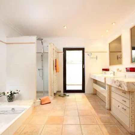 Sleeps 8 With Pool Air Con And Wifi Villa